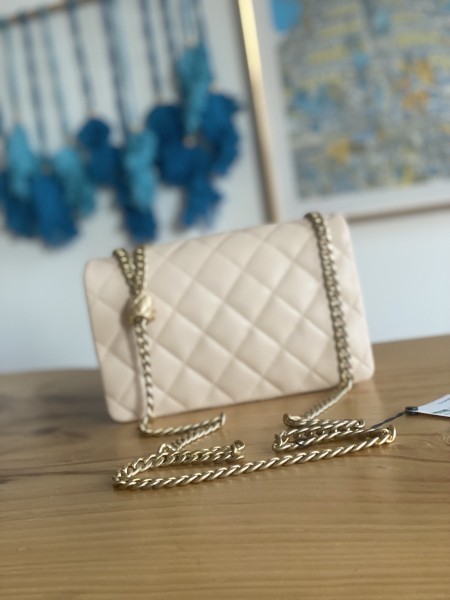  Handbag  Chanel AS3393  size  14x22x8 cm