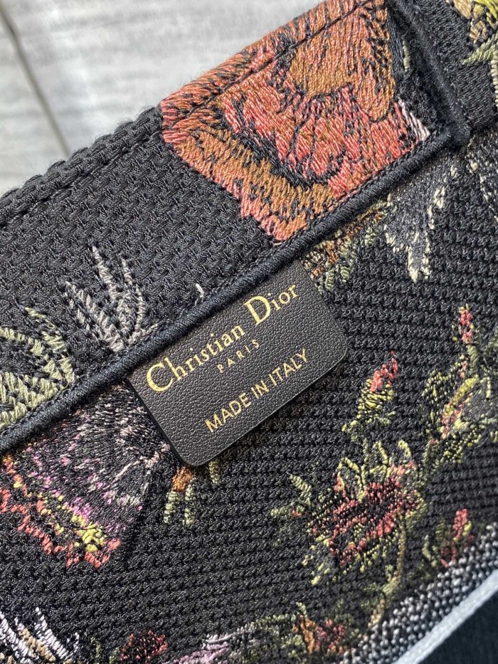 Handbag   Dior  size  42*18*35 cm