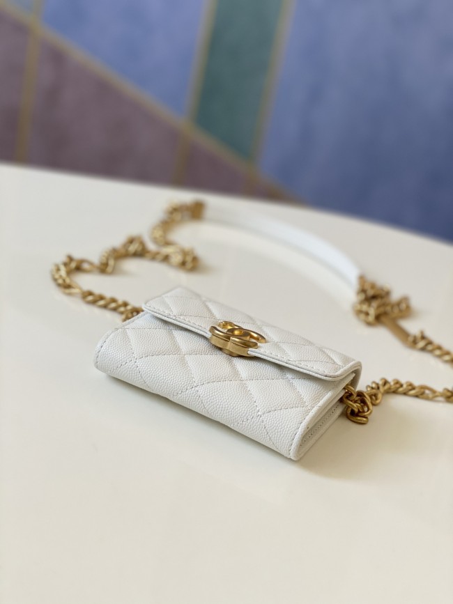 Handbag    Chanel  81156  size  12 9 2.5 cm