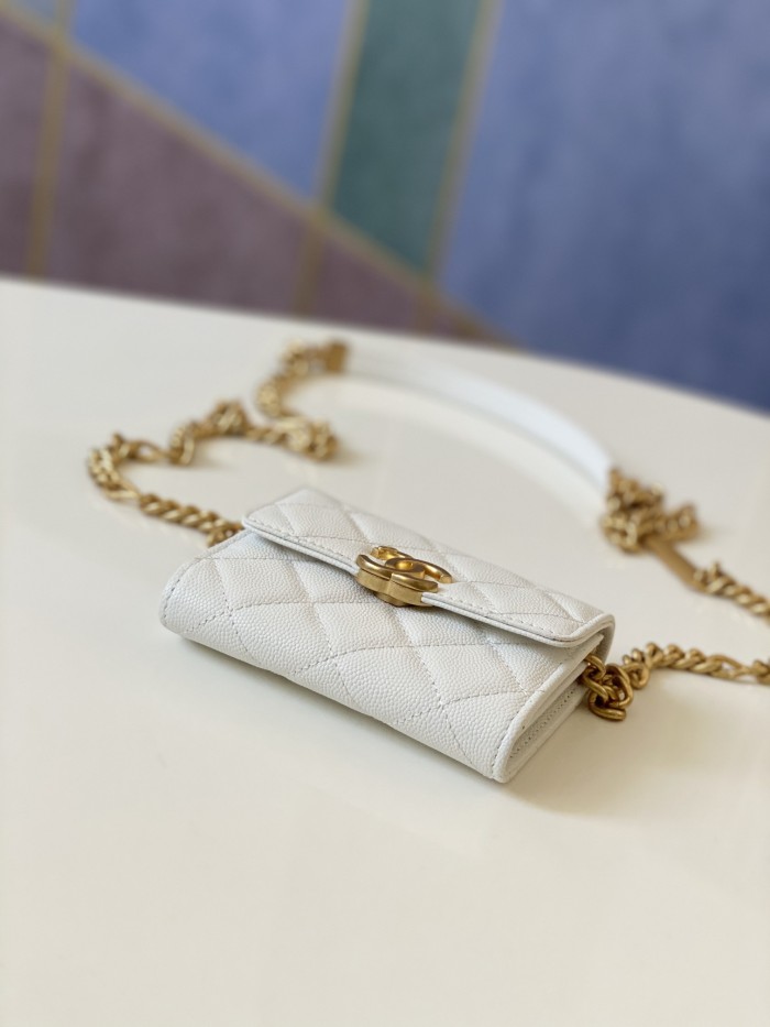 Handbag    Chanel  81156  size  12 9 2.5 cm