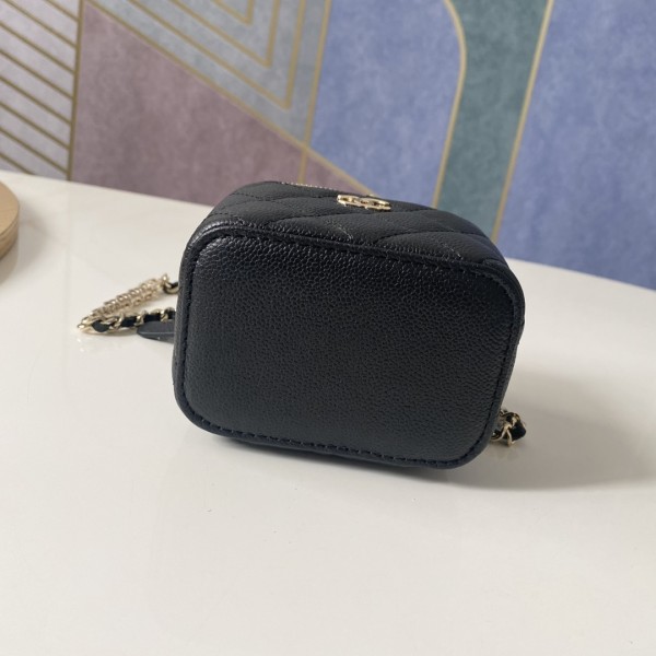 Handbag   Chanel   81186  size  10.5-8.5-7 cm