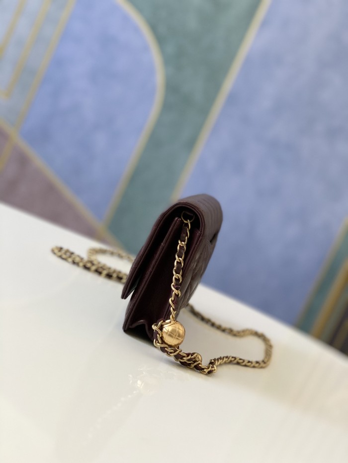 Handbag   Chanel  81133  size  19 cm