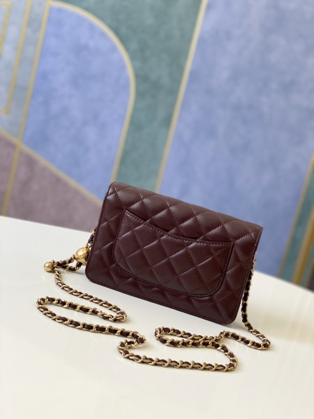 Handbag   Chanel  81133  size  19 cm