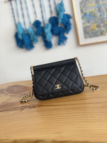  Handbag  Chanel  AP3008  size  12X17.5X5.5 cm
