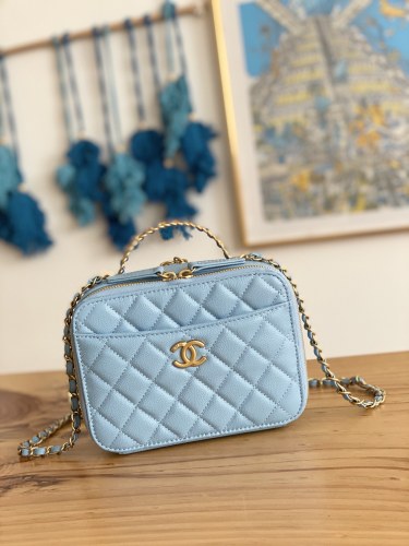 Handbag   Chanel AP3222  size 19*13.5*7* cm