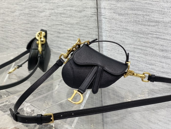 Handbag   Dior  size  12*7.5*5 cm