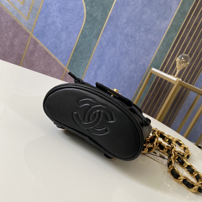 Handbag   Chanel   88793  size  17 7 15 cm