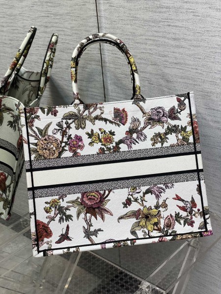 Handbag   Dior   size  42*18*35 cm