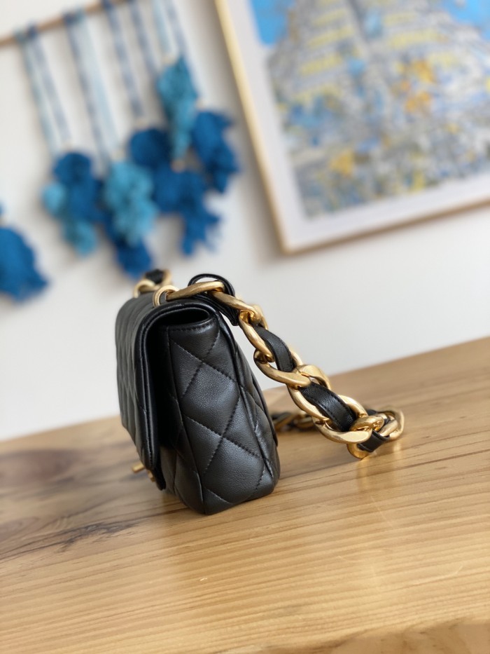 Handbag   Chanel  3214  size  17*21*6