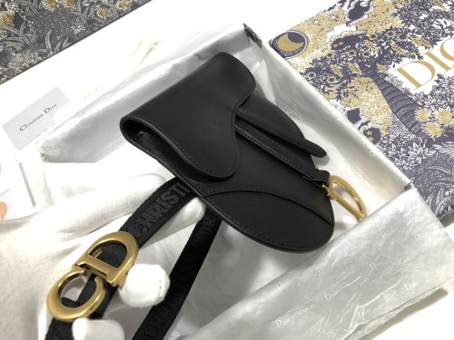 Handbag   Dior  S5632  size  20 x 17 x 2  cm