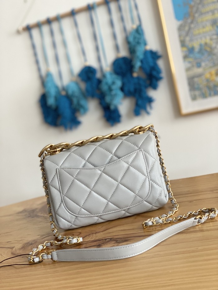 Handbag    Chanel  3366  size  21X13X10 Cm