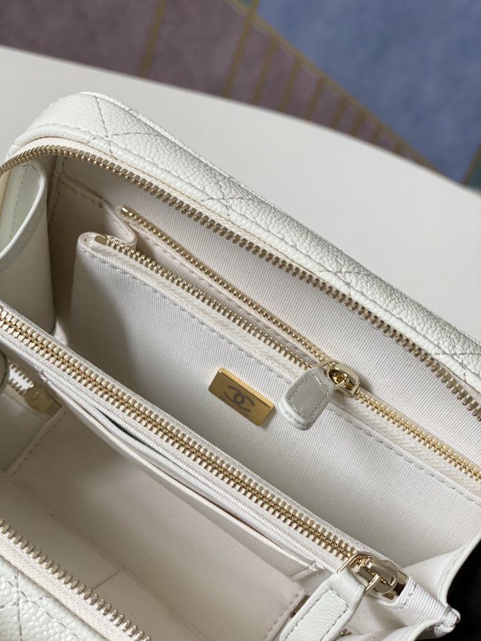 Handbag   Chanel  3168  size 18.5x12.5x6 cm