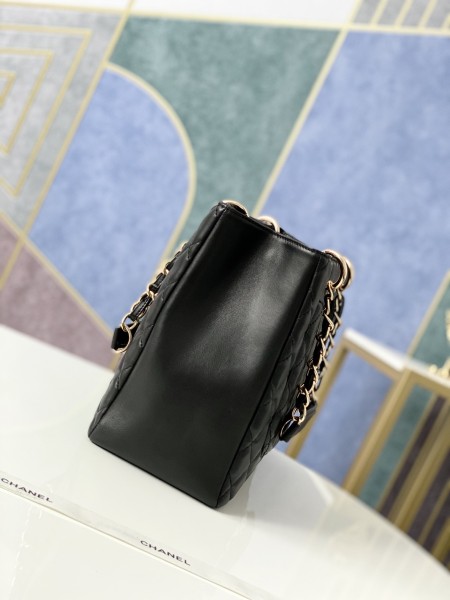 Handbag    Chanel   20995   size 34x25x14 cm