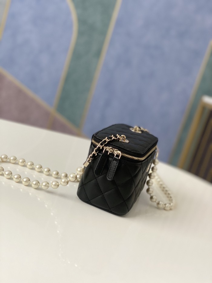 Handbag  Chanel  81192  size  9.5-17-8 𝗰𝗺