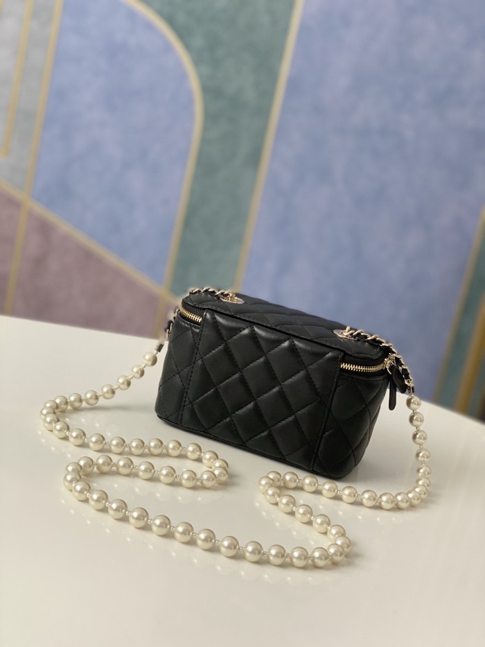 Handbag  Chanel  81192  size  9.5-17-8 𝗰𝗺