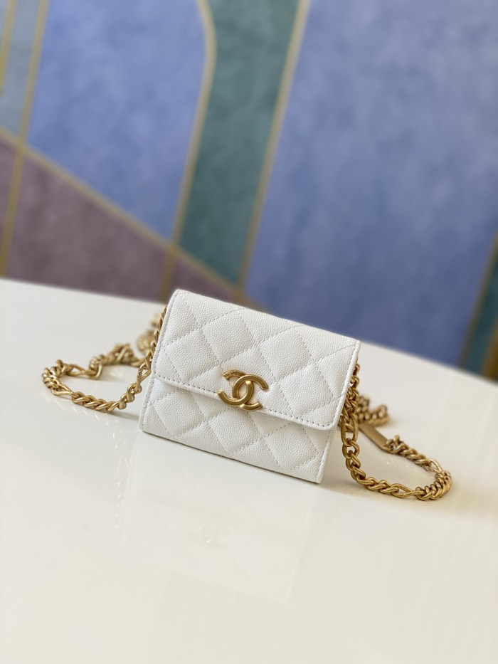 Handbag    Chanel  81156  size  12 9 2.5 cm