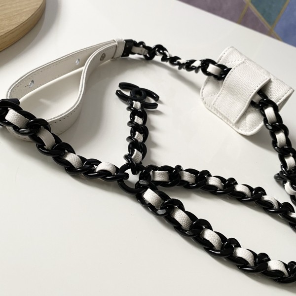 Handbag    Chanel 81089  size  7 5 3 cm