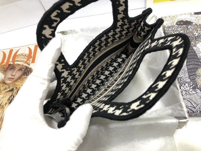 Handbag   Dior S5475  size  22.5*24*8  cm