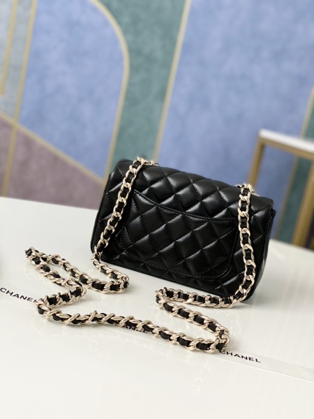 Handbag    Chanel  AS2326  size  20 cm