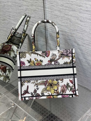 Handbag   Dior   size  26*8*22 cm