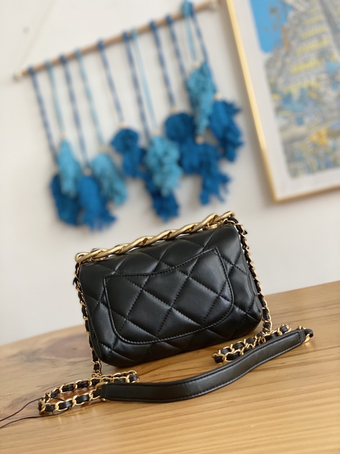 Handbag    Chanel 3365  size  17X11.5X8.5 Cm