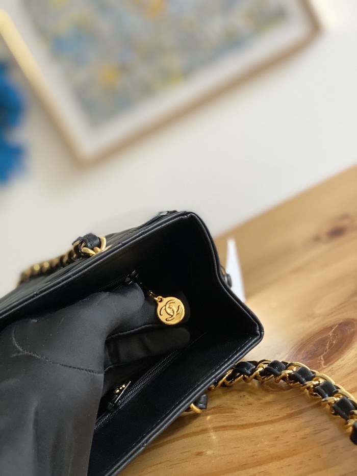 Handbag    Chanel  A98  size  28*9 *23 cm