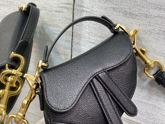 Handbag   Dior  size  12*7.5*5 cm