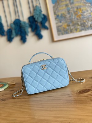 Handbag  Chanel  3168  size  18.5x12.5x6 cm