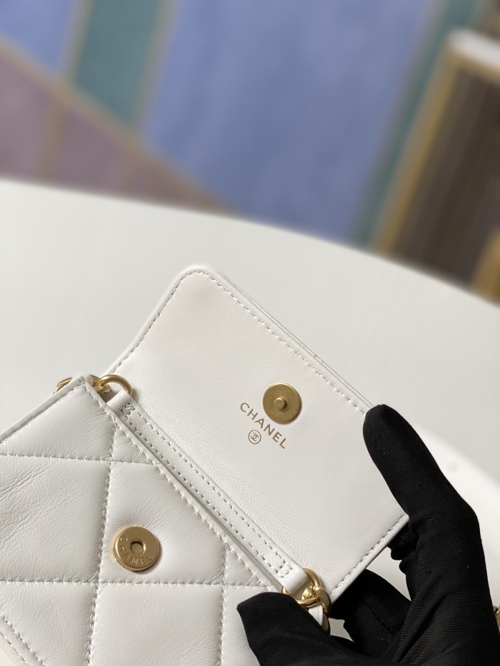 Handbag  Chanel  81166  size  12 8.5 2.5 cm