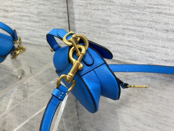 Handbag   Dior   size  12*7.5*5 cm