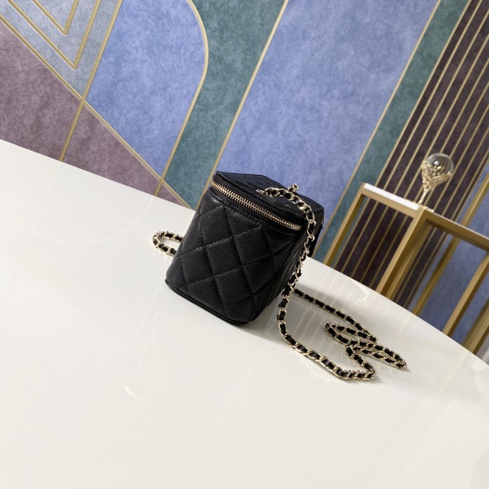 Handbag    Chanel 81341  size  9.5*17*8 cm