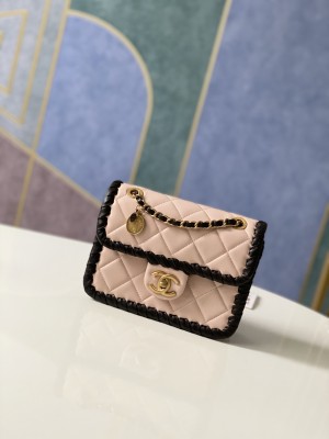 Handbag    Chanel  AS2495  size  19x15x6 cm