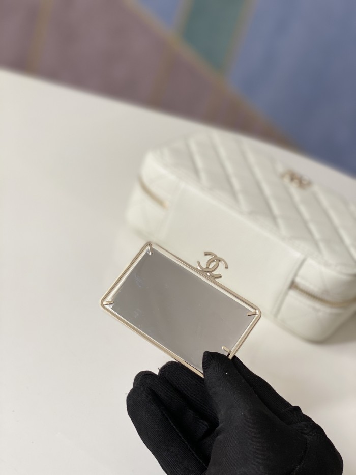 Handbag   Chanel  3168  size 18.5x12.5x6 cm