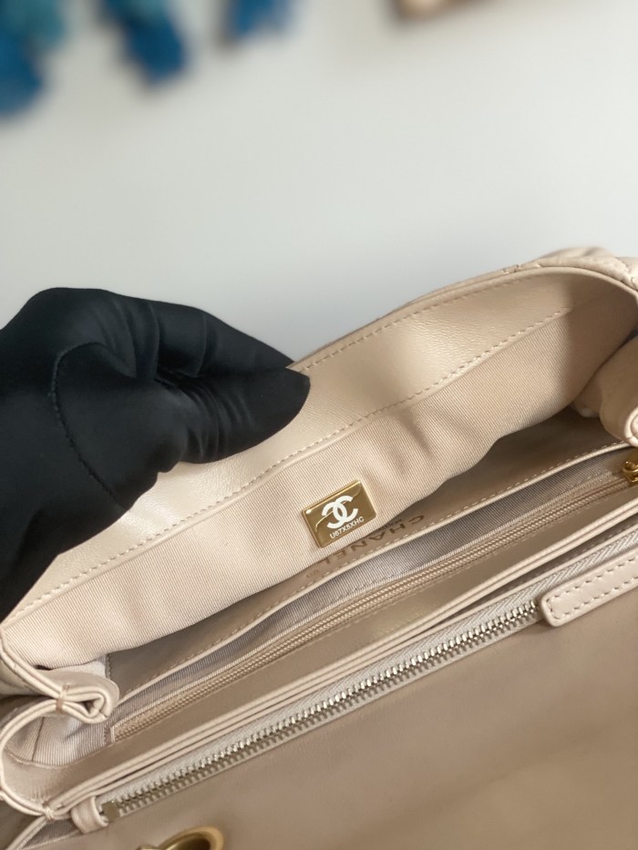  Handbag  Chanel AS3609 size 16x25x10 cm