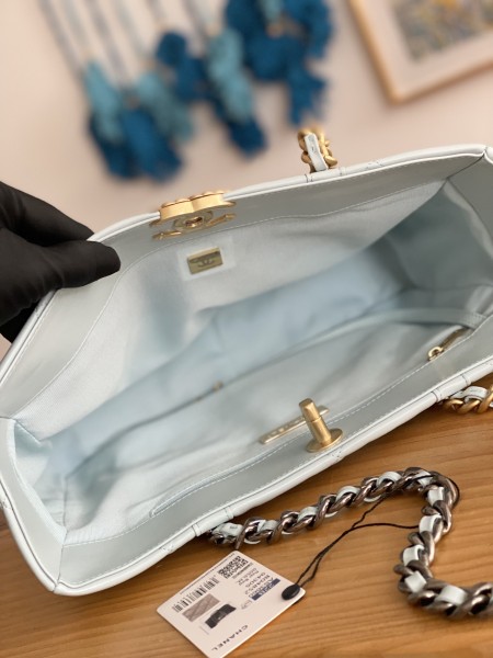 Handbag   Chanel AS3660  size  24*41*10.5