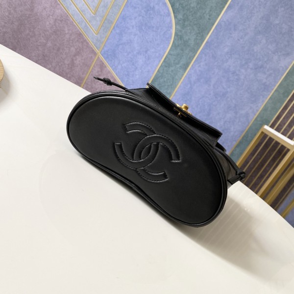 Handbag   Chanel  88792  size 21 10 20.5 cm