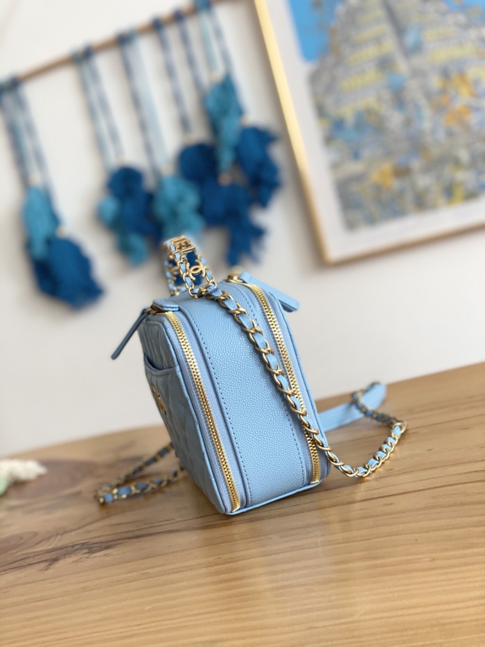 Handbag   Chanel AP3222  size 19*13.5*7* cm