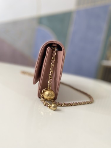 Handbag   Chanel   81133  size 19 cm