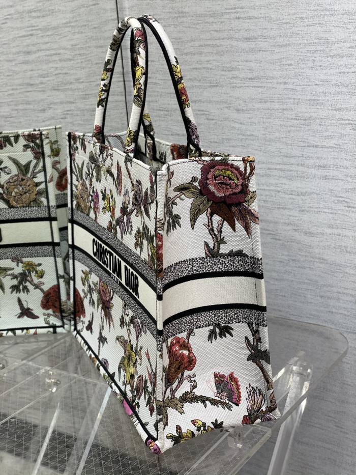 Handbag   Dior   size  42*18*35 cm