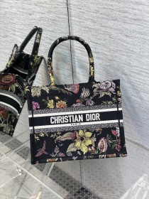 Handbag   Dior  size  26*8*22 cm