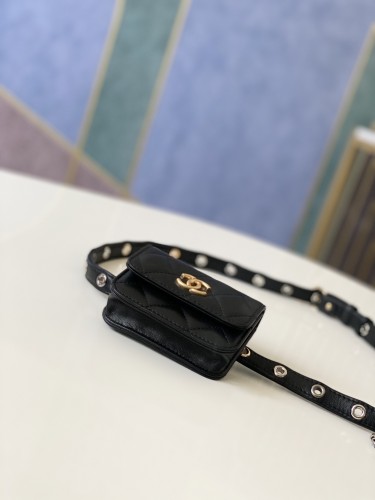 Handbag  Chanel   81179  size  12 8.5 2.5 cm