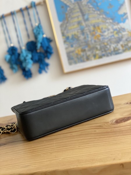 Handbag    Chanel  A98  size  28*9 *23 cm