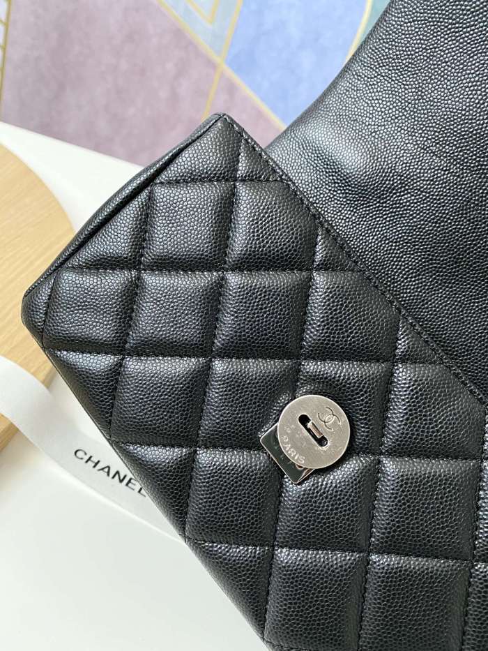 Handbag    Chanel 2302 size  20x12.5x6 cm