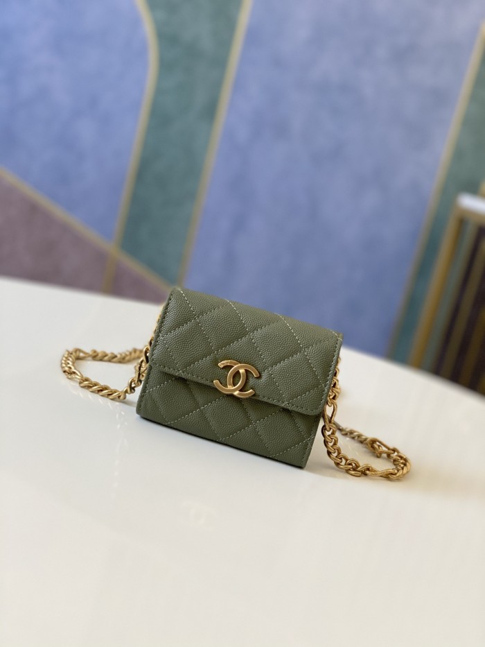 Handbag  Chanel  81156  size 12 9 2.5 cm