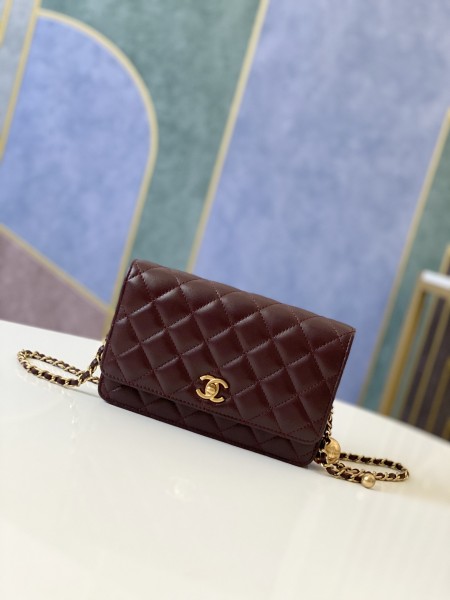 Handbag   Chanel  81133  size  19 cm