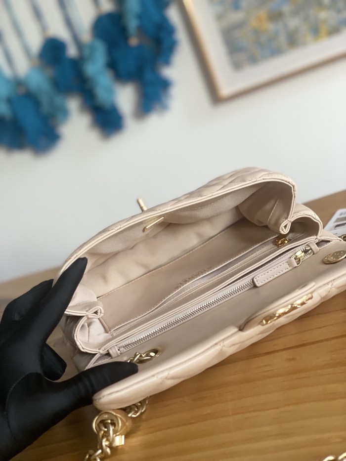  Handbag  Chanel AS3609 size 16x25x10 cm