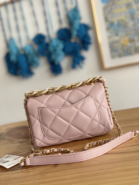 Handbag   Chanel 3365  size  17X11.5X8.5 Cm