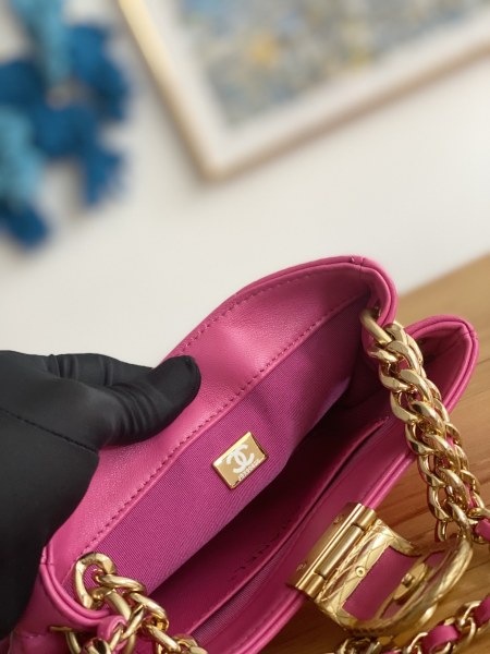 Handbag   Chanel  3475  size  12.5*19*6.5* cm