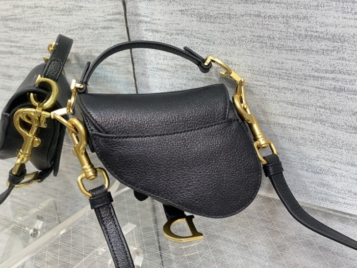 Handbag   Dior  size  12*7.5*5 cm