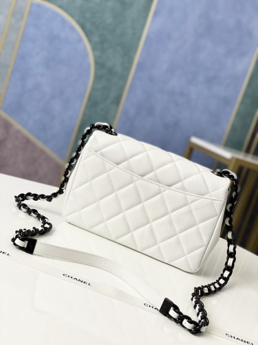 Handbag    Chanel  2303  size   24x16.5x7 cm